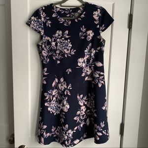 Floral Vince Camuto dress w Cap Sleeves